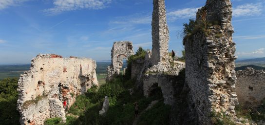 Ausflug zu Burgruinen im Karpatengebirge