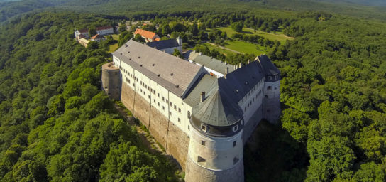 Burg Červený Kameň