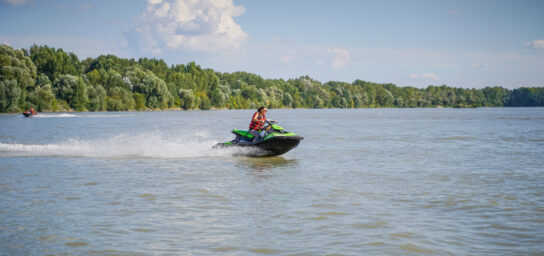 Fahrt mit einem Jet-Ski